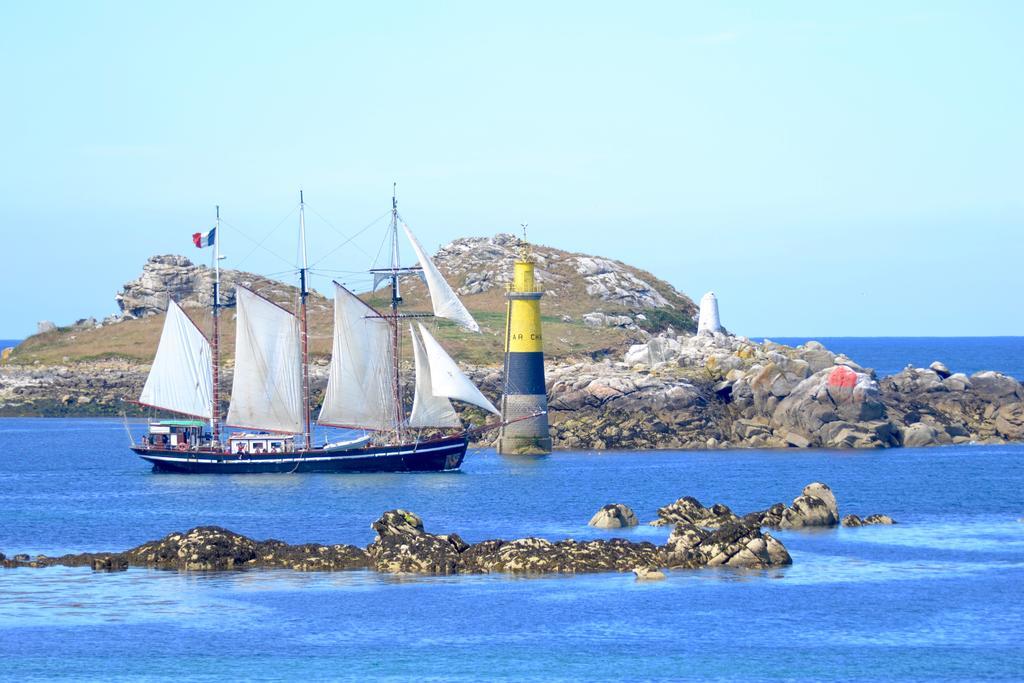 Hotel Mercure Roscoff Bord De Mer Bagian luar foto