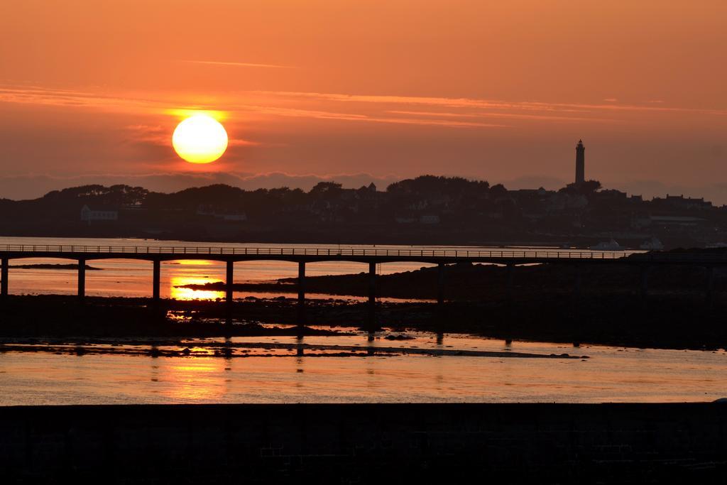 Hotel Mercure Roscoff Bord De Mer Bagian luar foto